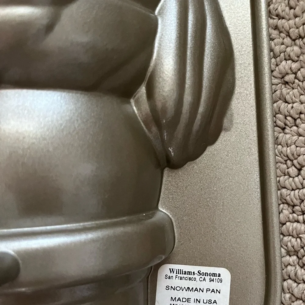 NWT Williams-Sonoma 3-D Snowman Cake Pan by Nordic Ware Holiday Baking Mold USA